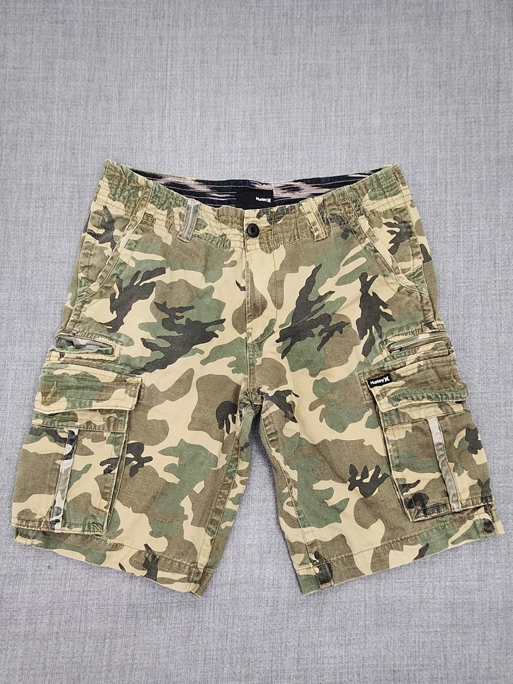 Hurley Camo Cargo Shorts 100%Cotton. 30